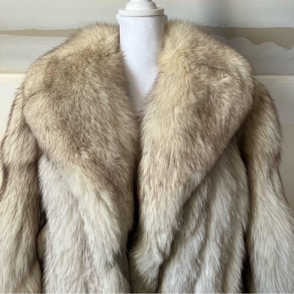 Women’s Vintage Blue Silver Fox Striped & Chevron Sleeve Fur Coat size Small - Picture 6 of 15